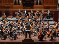 Orquestra Nacional Juvenil de Cingapura apresenta uma apresentação madura na Gala do 45º Aniversário