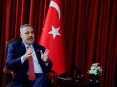 Turquia diz que o governo e a polícia de Gaza deveriam se manifestar antes que o Hamas se desarme no acordo de cessar-fogo