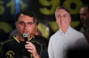 Flavio Bolsonaro realizou reunião com partidos em busca de apoio à sua candidatura