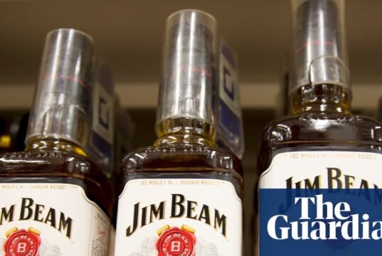 O fabricante de Bourbon Jim Beam interrompe a produção em Kentucky até 2026 na indústria de alimentos e bebidas