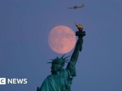 Os EUA podem pedir aos turistas cinco anos de história da mídia social antes da entrada