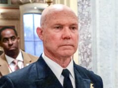 O almirante disse aos legisladores que todos no suposto barco de drogas estavam em uma lista de alvos militares.