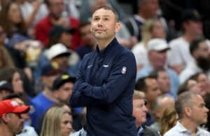 O técnico do Nuggets, David Adelman, foi severamente punido