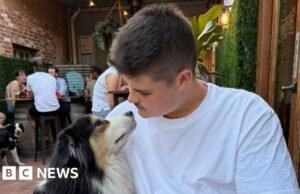 O policial ferido Jack Hibbert recebeu alta do hospital