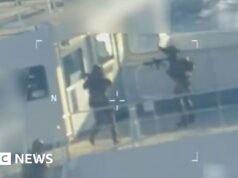 O vídeo mostra tropas dos EUA apreendendo um petroleiro na costa da Venezuela