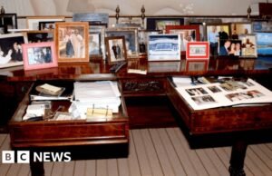 Foto de arquivo de Epstein que Trump republicou após reação negativa