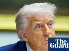 Os deputados britânicos alertam que a América está a adotar “táticas de extrema direita” que lembram a década de 1930. notícias do Reino Unido