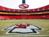 Os Chiefs anunciam a mudança do Arrowhead Stadium do Missouri para um novo estádio com cúpula no Kansas, a um custo de US$ 3 bilhões