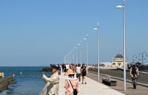 Homem norueguês é atacado e roubado na praia de St Kilda, em Melbourne