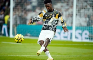 Chefe do clube saudita pede que liga mire em Vinicius Junior, dizendo que Salah é inadequado