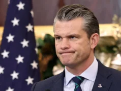 Legislador dos EUA pode reter fundos de viagem de Hegseth para forçar a divulgação do vídeo do barco