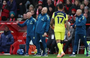 O chefe da floresta, Daish, não jogará como Scrooge no jantar de Natal do jogador.