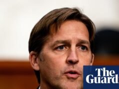 O ex-senador republicano Ben Sasse diz que tem câncer pancreático terminal. Senado dos EUA