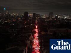 Uma grande queda de energia em São Francisco afetou 130 mil pessoas e interrompeu o trânsito. São Francisco