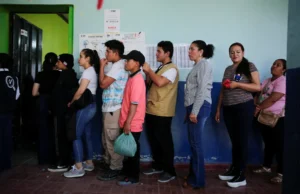 Em Honduras, cresce a frustração com a lentidão na divulgação dos resultados eleitorais