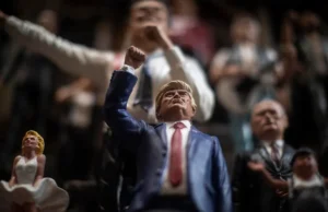 Um homem sábio? rei? Trump também participa da celebração da Natividade em Nápoles