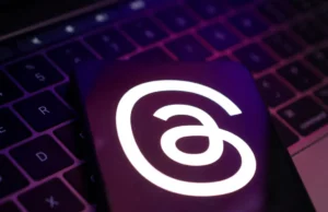 Um meta thread que inicia uma visualização de podcast que é reproduzida diretamente no feed do usuário.