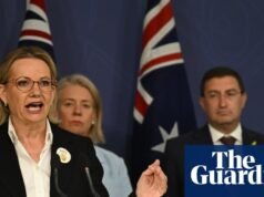 Coalizão ataca Penny Wong por não ter derramado ‘uma única lágrima’ após o tiroteio em Bondi, diz que ‘nirvana multicultural’ falhou | ataque terrorista na praia de bondi