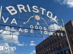 Dividida entre dois estados, a cidade está no centro do debate sobre o aborto na América