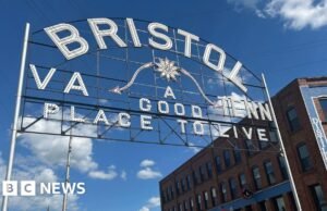 Dividida entre dois estados, a cidade está no centro do debate sobre o aborto na América