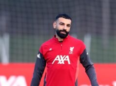 Mohamed Salah estava de bom humor no treino do Liverpool
