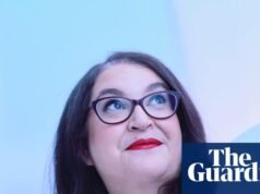 Não queime ninguém na fogueira hoje por Naomi Alderman Review – Como lidar com uma crise de informação | livros de história