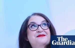 Não queime ninguém na fogueira hoje por Naomi Alderman Review – Como lidar com uma crise de informação | livros de história