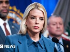 Legisladores dos EUA ameaçam Pam Bondi com ação de desacato por material não divulgado de Epstein