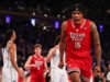 Pesquisa AP de basquete masculino: Arizona mantém o primeiro lugar enquanto Duke finalmente cai com uma derrota chocante para a Texas Tech