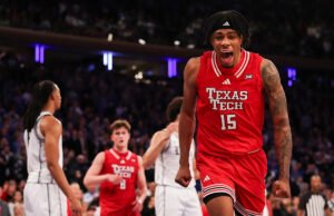 Pesquisa AP de basquete masculino: Arizona mantém o primeiro lugar enquanto Duke finalmente cai com uma derrota chocante para a Texas Tech