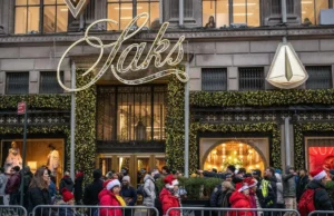 Varejista de luxo dos EUA Saks considera falência no próximo ano depois de arrecadar bilhões para reconstruir