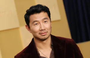 O ator Simu Liu deu vida à sua visão criativa como estrela e coprodutor do Teste de Copenhague