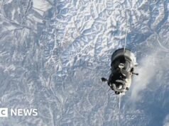 Astronautas e astronautas da NASA iniciam sua jornada de volta à Terra