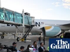 EUA assinam acordo de quase US$ 140 milhões para comprar seis Boeing 737 para uso em deportações Imigração dos EUA