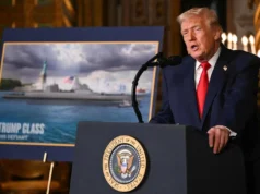 Presidente Trump revela navio de guerra com seu nome em apoio à construção naval