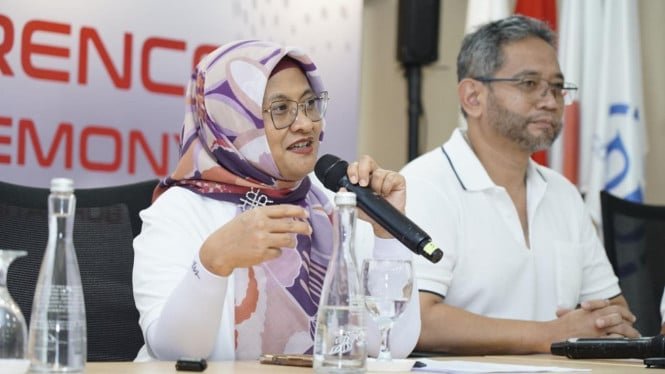69037c52b877f-direktur-utama-telkom-indonesia-dian-siswarini_665_374.jpeg
