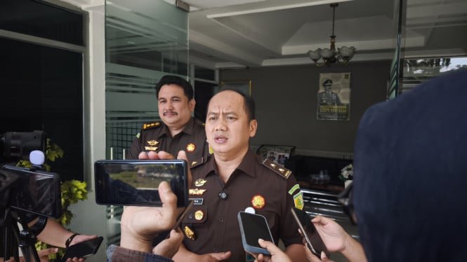 692d2aa1166cf-kapuspenkum-kejagung-anang-supriatna-tengah_665_374.jpg