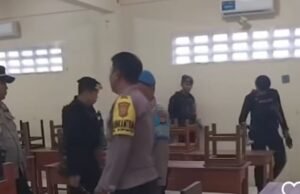 Gegana investiga 10 escolas em Depok que poderiam ter sido bombardeadas! SMA 4 Depok para Kakra Buana