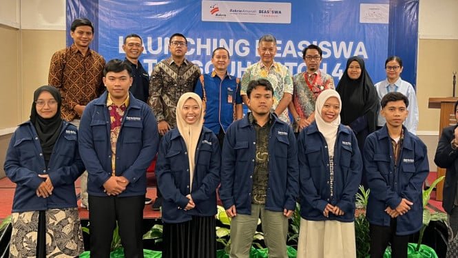 694bbe1c8a0c5-bakrie-amanah-launching-program-beasiswa-tangguh-batch-4_665_374.jpeg