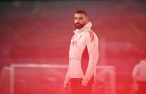 🚨 Oficial: Salah ficou de fora da escalação do Liverpool para enfrentar o Inter de Milão