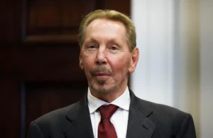 Larry Ellison promete US$ 52 bilhões para apoiar a compra da Warner Bros pela Paramount.