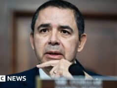 Trump critica Henry Cuellar por não trocar de equipe após perdão