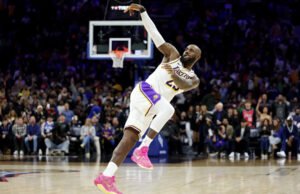 LeBron James lidera o 76ers com 10 pontos consecutivos no 4T, incluindo punhal de última hora, para levar o Lakers à vitória