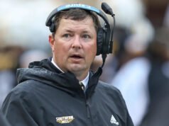 Tulane promove Will Hall a treinador principal, substituindo John Sumrall