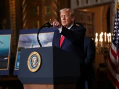 Presidente Trump diz que ‘devemos ter’ a Groenlândia após nomear enviado especial