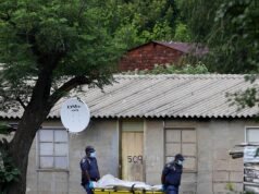 12 pessoas, incluindo 3 crianças, mortas em tiroteio em bar na África do Sul