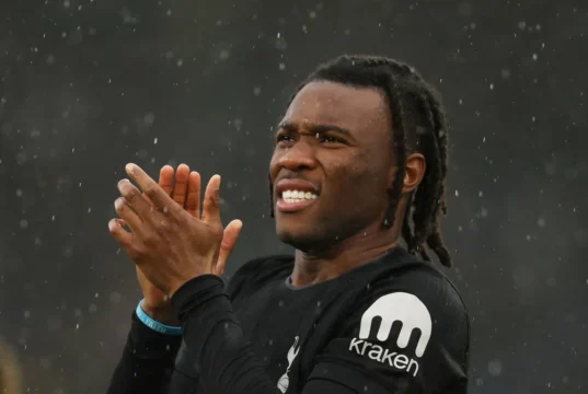 Udogi, do Tottenham, ausente do jogo da Liga dos Campeões do Slavia Praga