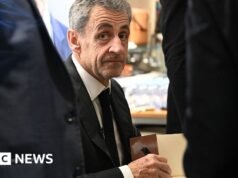 Sarkozy publica diário de prisão após 20 dias atrás das grades