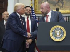 Sheil é o principal oficial da WWE nos dias de Trump após a luta de outra lenda