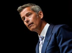 Sean Duffy certa vez defendeu o poder da bolsa do Congresso. Agora ele nega.